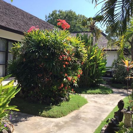 Taman Dewi Sri Villa Et Bungalow Pemuteran  Exterior photo